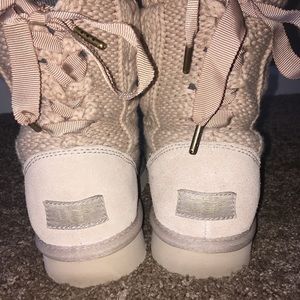 Knitted UGGs